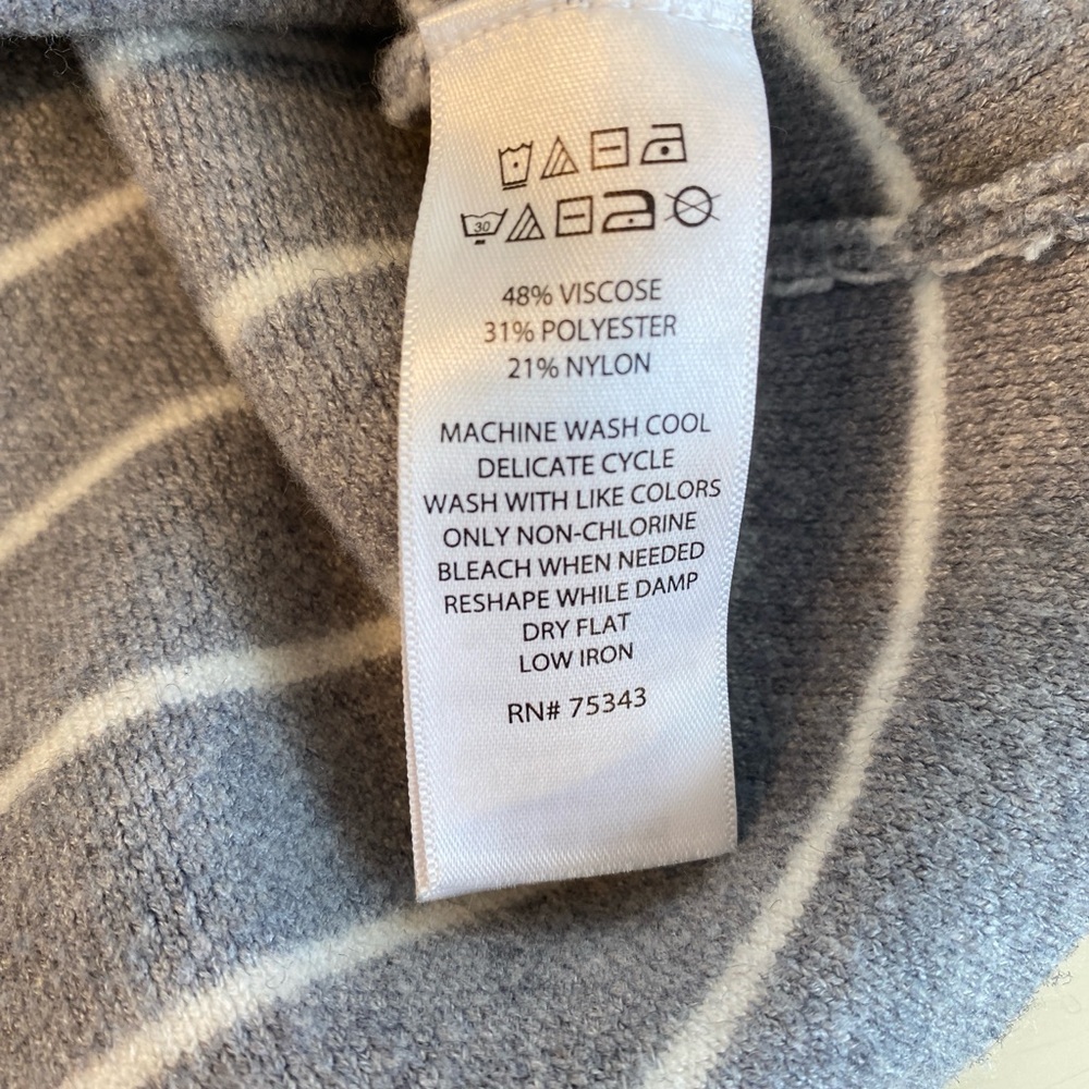 Tahari Stripe Sweater 3/4 Sleeve Women’s Size Small Gray & White Preppy - Picture 3 of 7